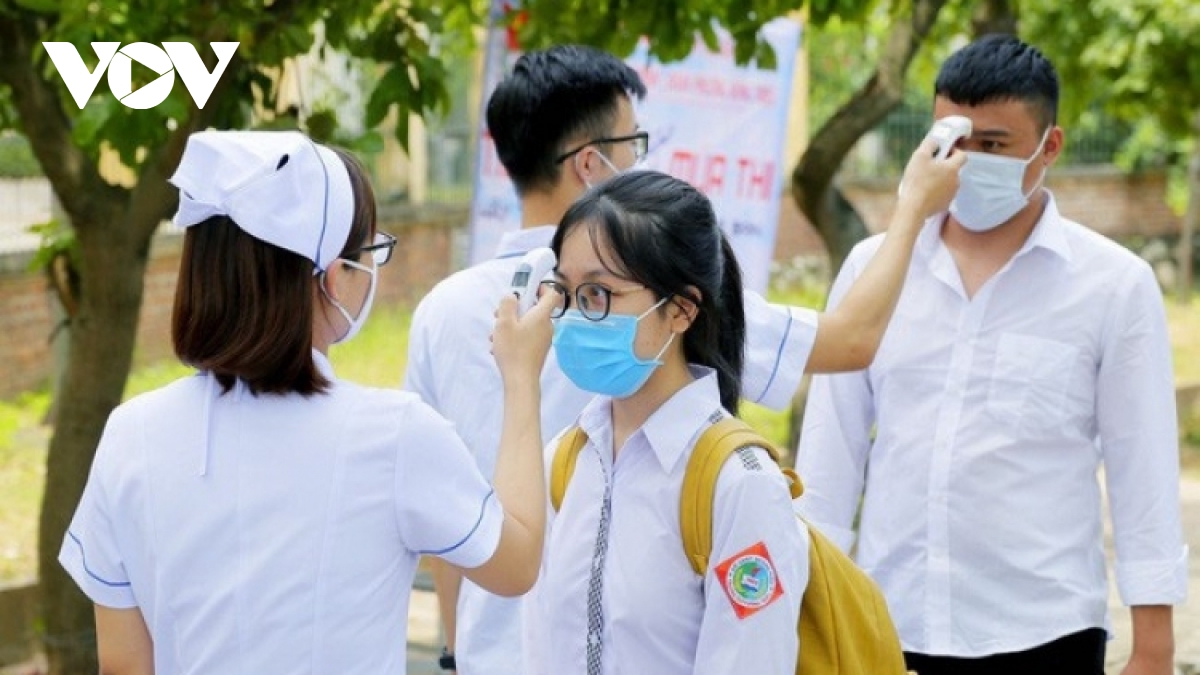 Vietnam reports nearly 16,000 new infections, over 24,460 recoveries